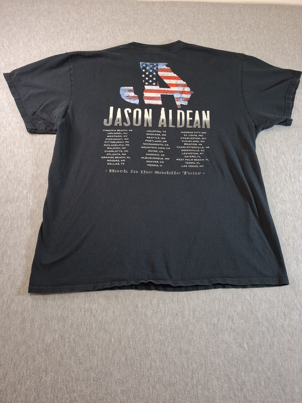 Jason Aldean Women Size XL Tour T‑Shirt - Back in the Saddle - Picture 7 of 8